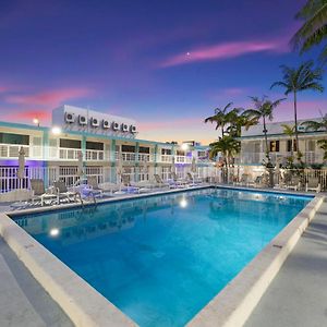 The New Yorker Hotel Miami